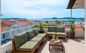 Sea View Apartments Tihi
